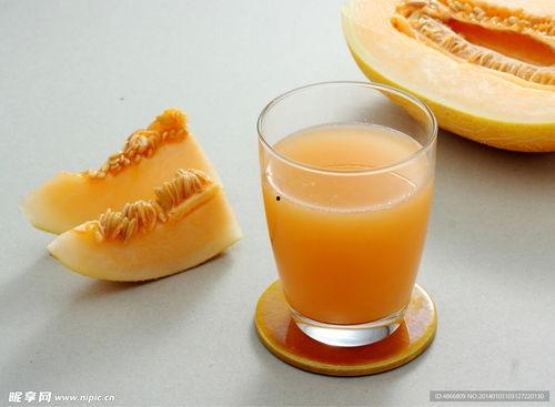 哈密瓜白底吃吗,揭秘其食用价值与口感体验